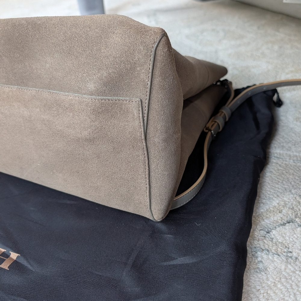 Coach Large Soft Borough Grey Suede - Picture 10 of 16